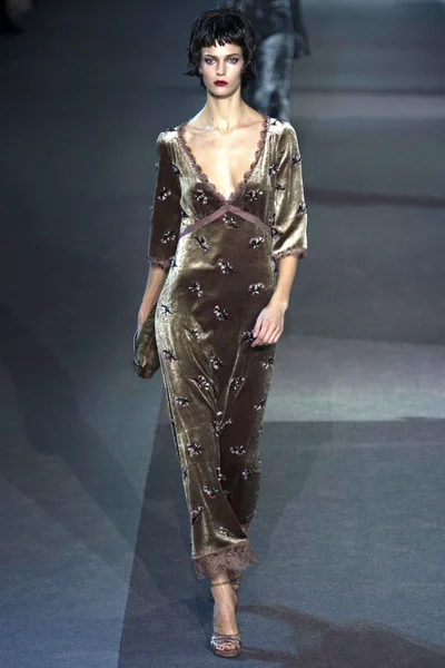Look 15